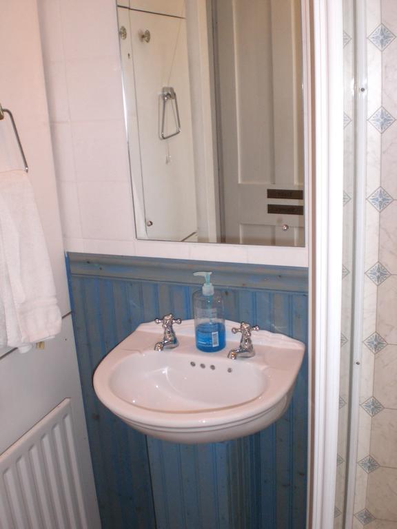 Melville Lodge Gatwick Хорли Стая снимка
