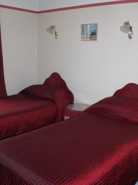 Melville Lodge Gatwick Хорли Стая снимка