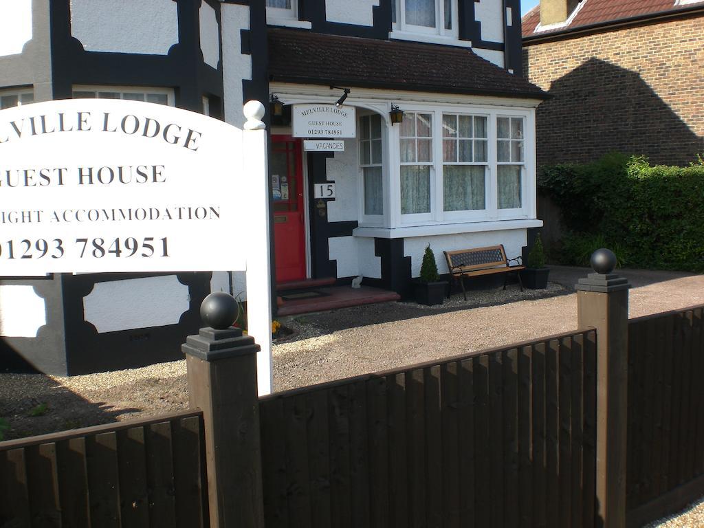 Melville Lodge Gatwick Хорли Екстериор снимка