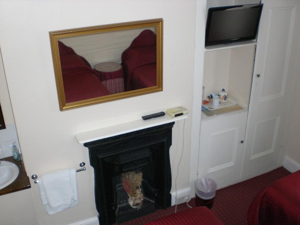 Melville Lodge Gatwick Хорли Стая снимка