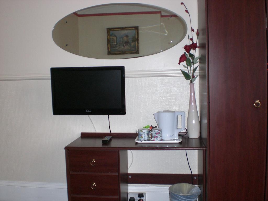 Melville Lodge Gatwick Хорли Стая снимка